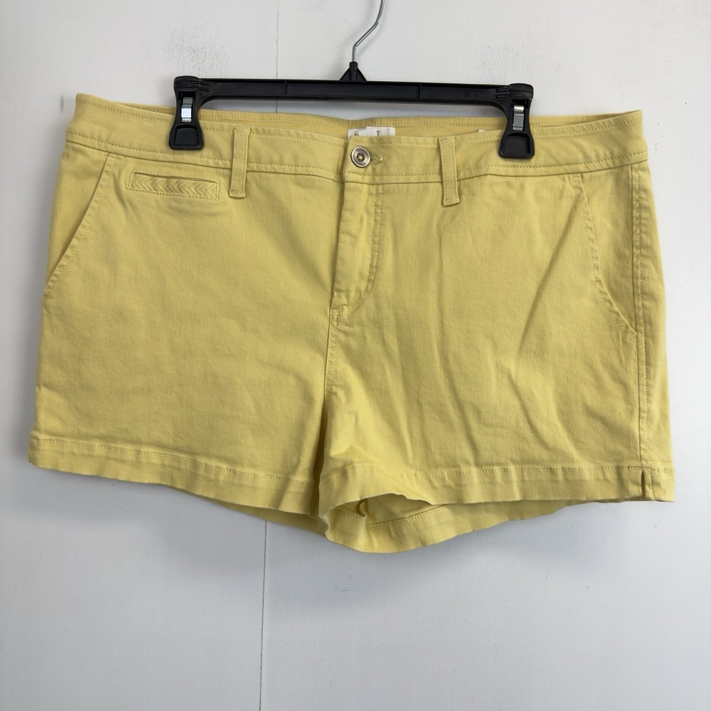 Market & Spruce Women's 14 Madison Mid Rise Chino Shorts Yellow Daisy Duke 38X3